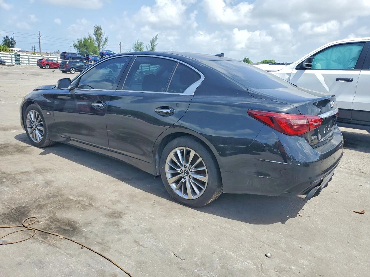 2016 Infiniti Q50 3.0T Premium - Фото 2