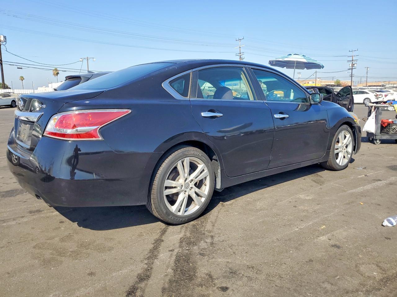 2013 Nissan Altima 3.5 S - Image 3