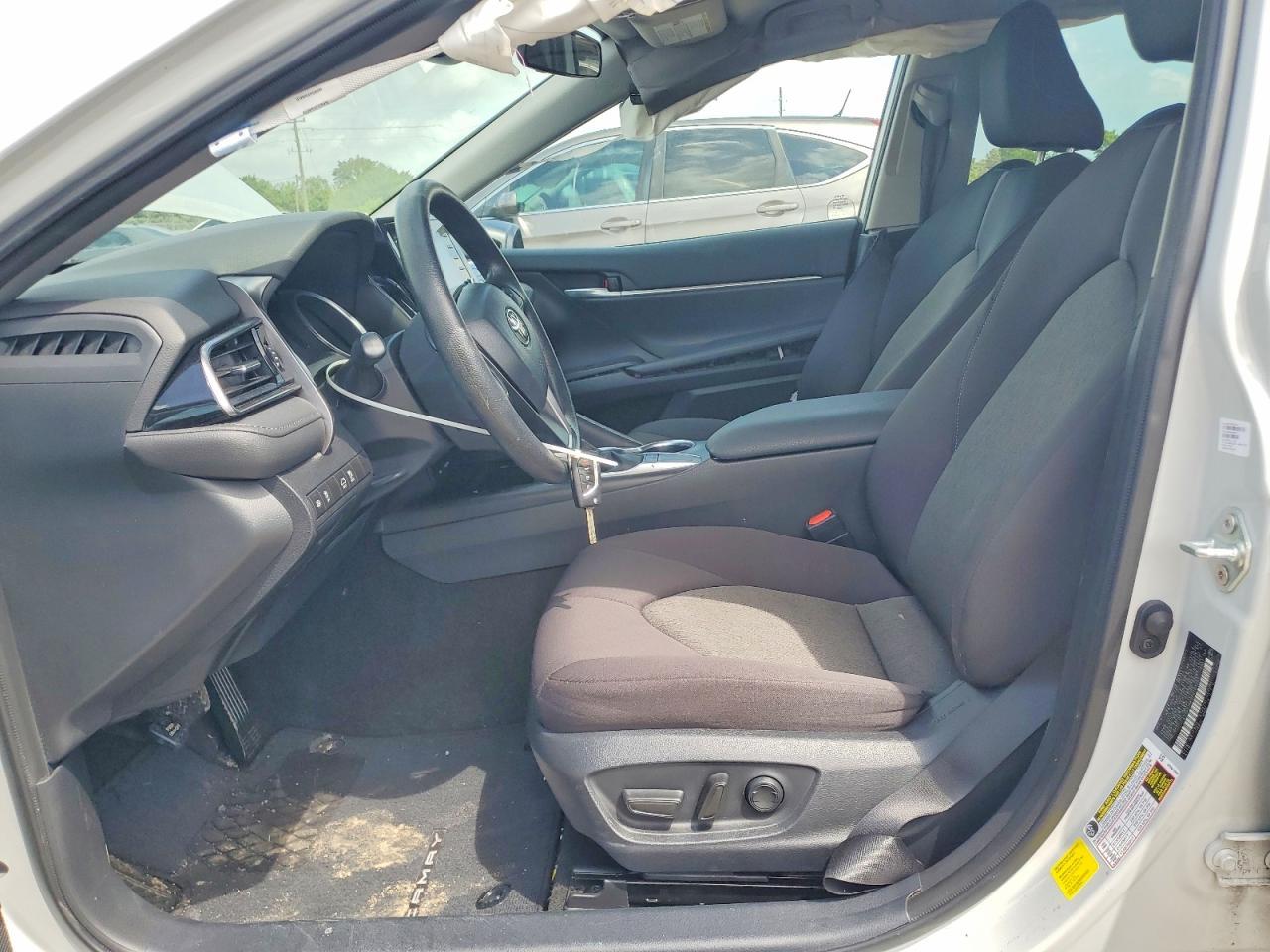 2023 Toyota Camry Le - Фото 7