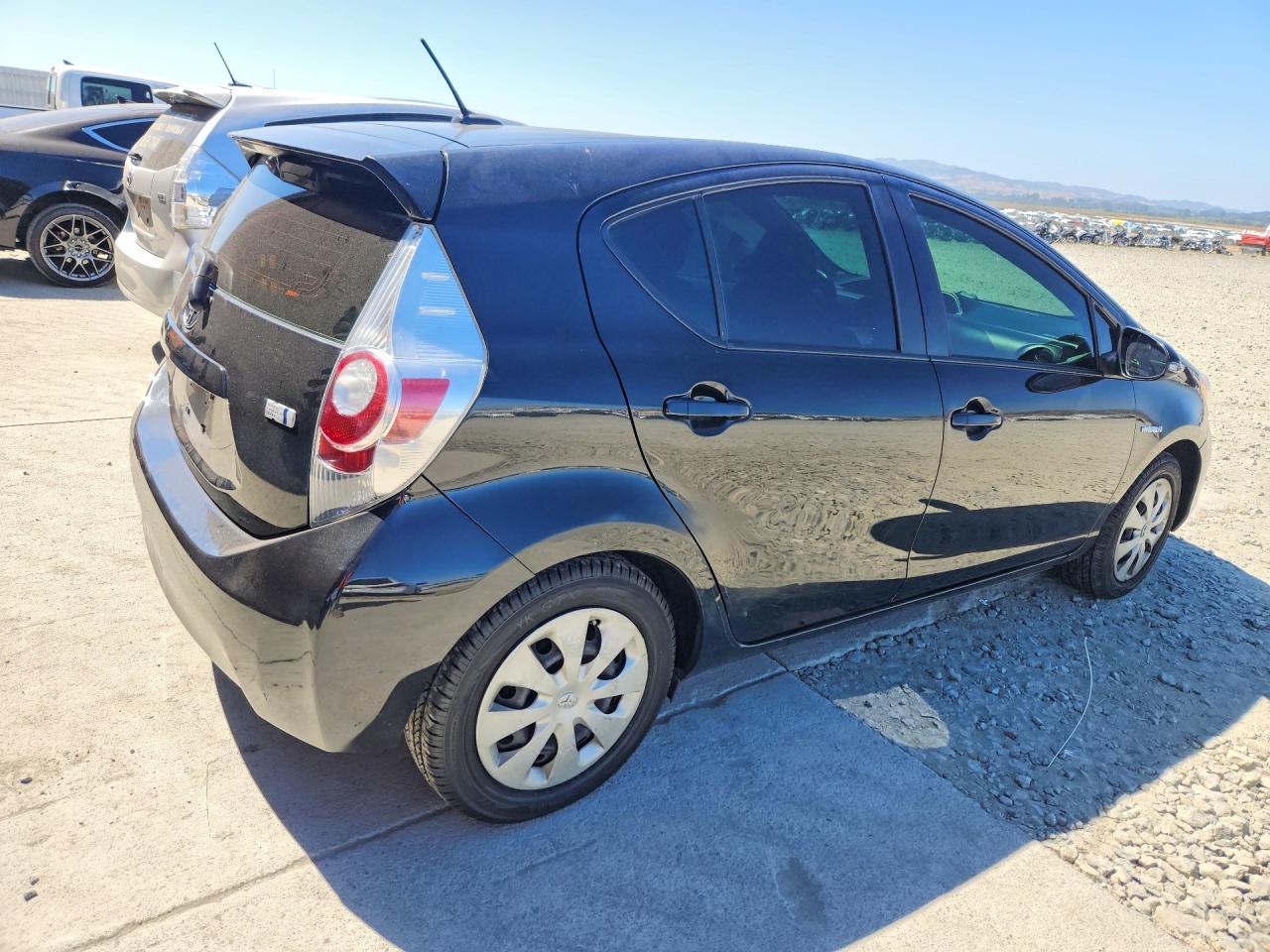 2014 Toyota Prius C Three - Фото 3
