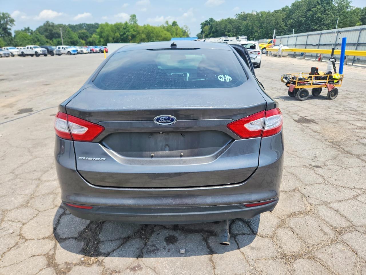 2015 Ford Fusion S - Фото 6