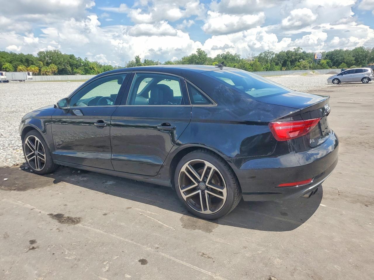 2018 Audi A3 Premium - Фото 2