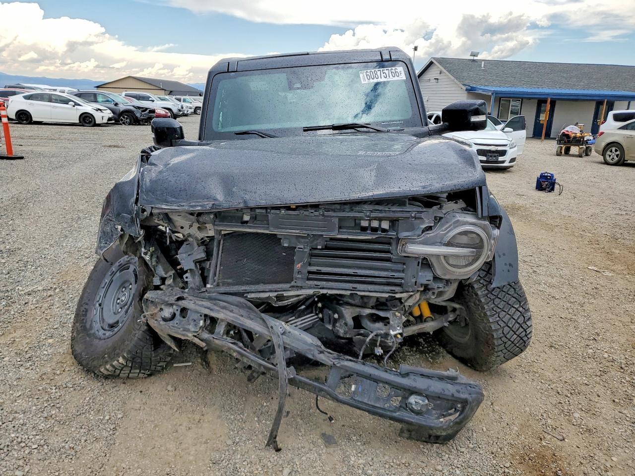 2024 Ford Bronco Outer Banks - Image 5