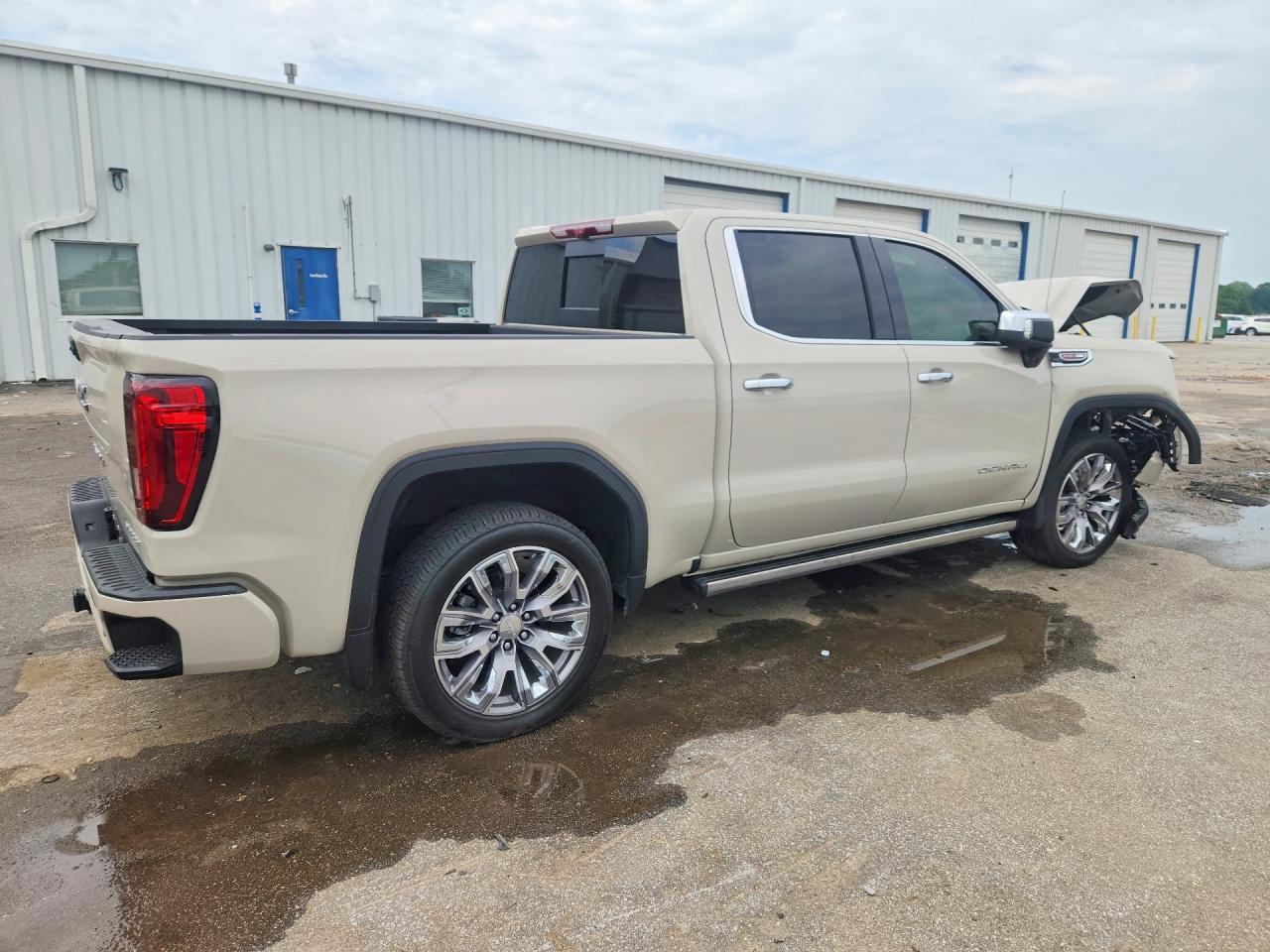 2026 GMC Sierra K1500 Denali - Image 3