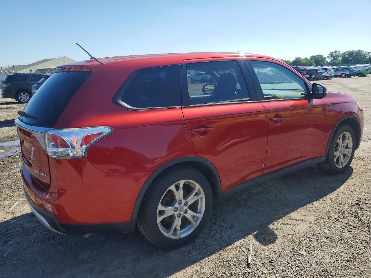 2015 Mitsubishi Outlander Se - Фото 3