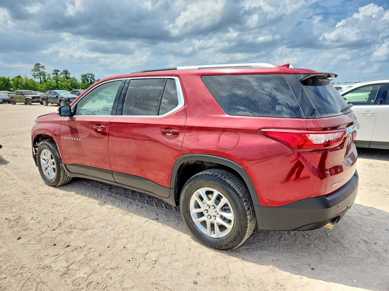 2018 Chevrolet Traverse Lt - Фото 2