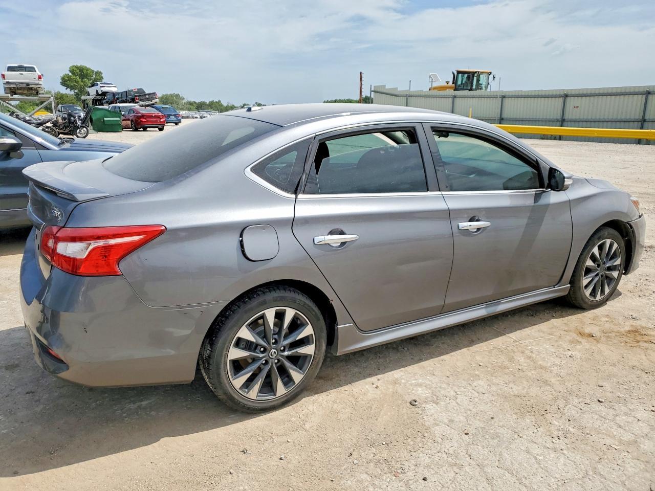 2019 Nissan Sentra Sr - Image 3