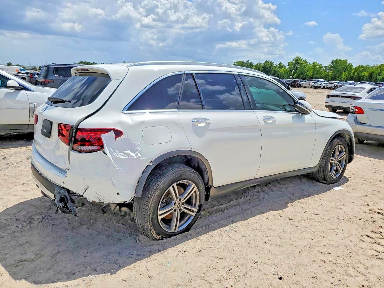 2022 Mercedes-Benz Glc 300 - Фото 3
