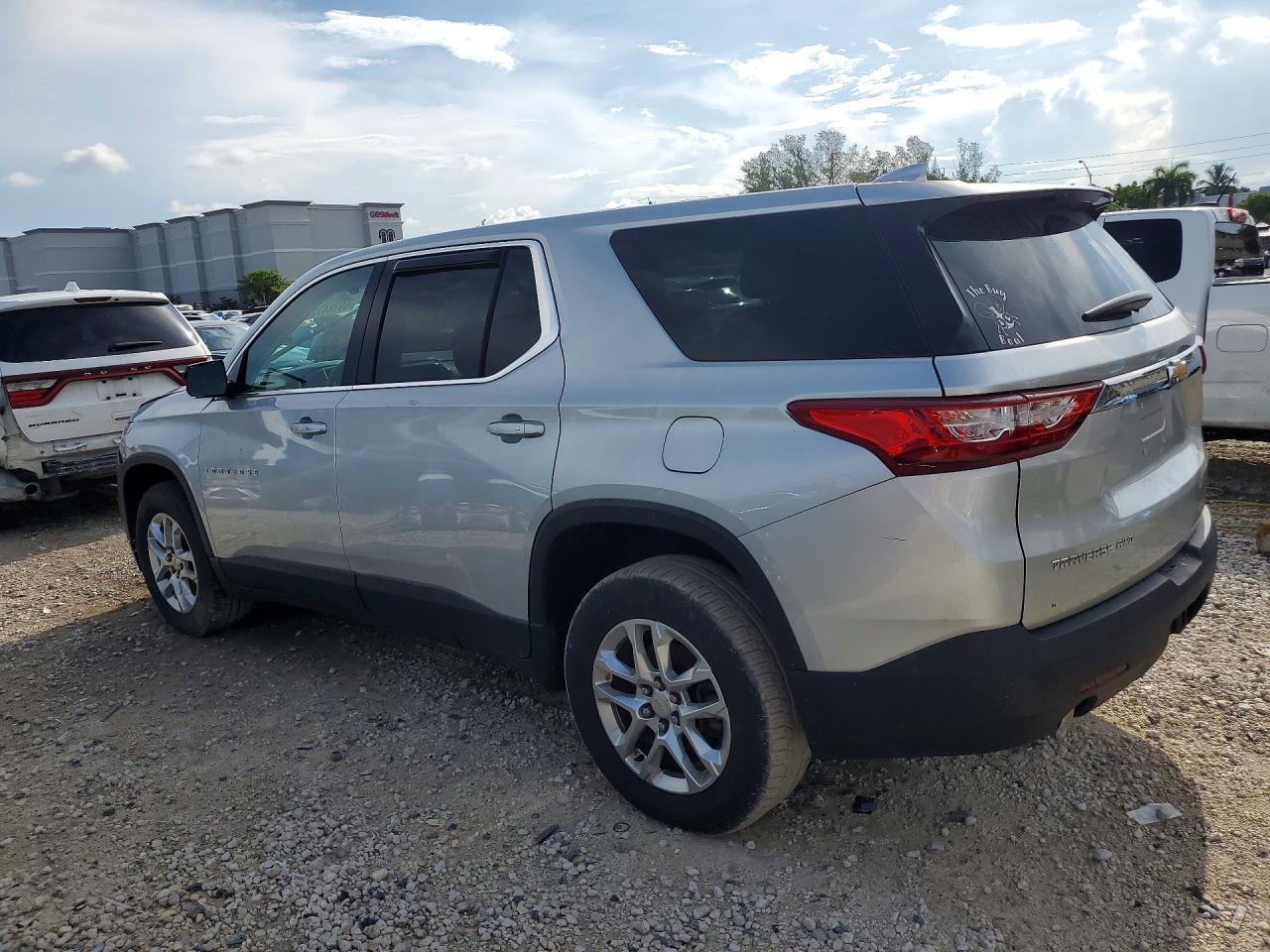 2018 Chevrolet Traverse Ls - Фото 2