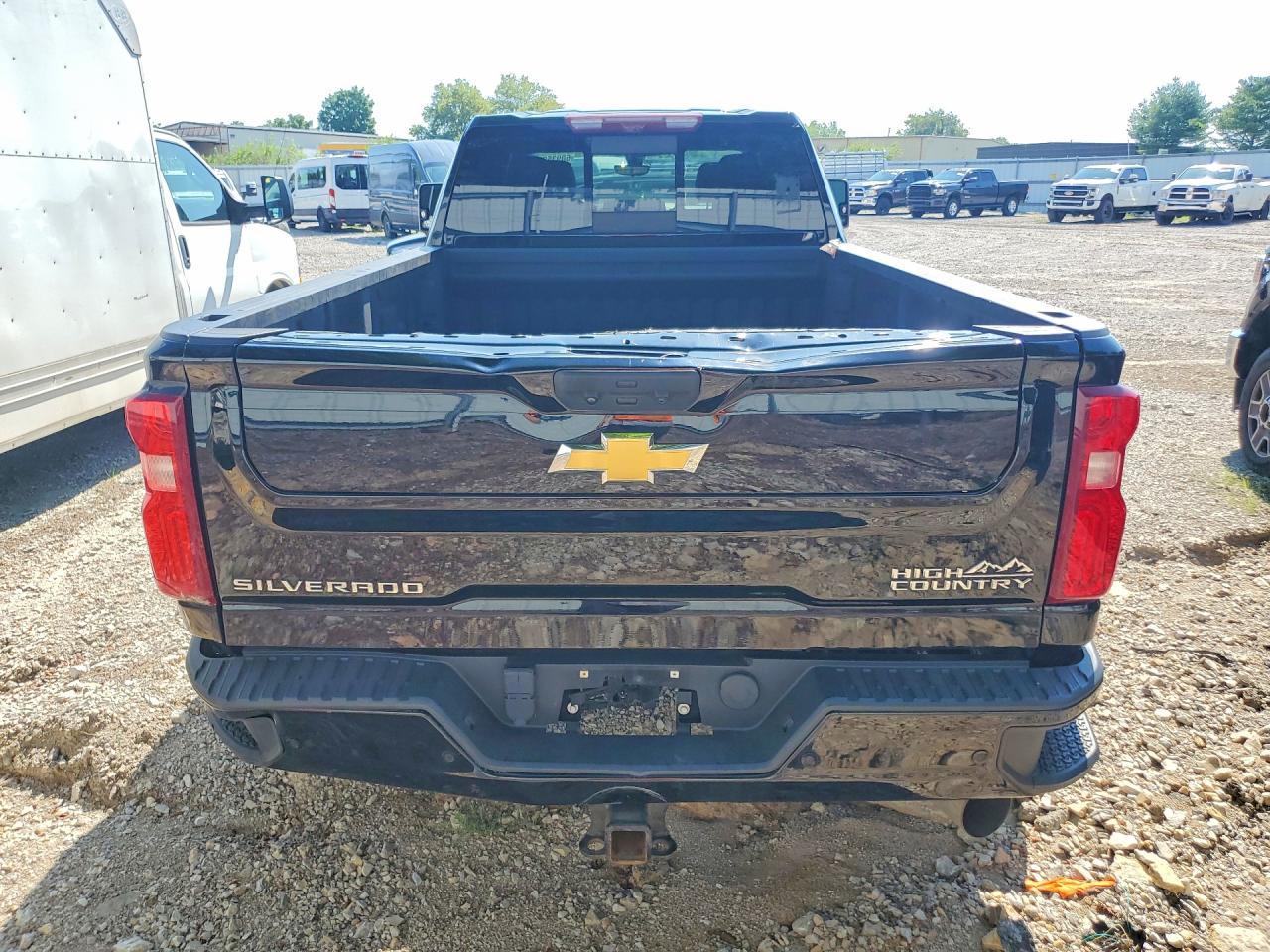 2023 Chevrolet Silverado K3500 High Country - Фото 6