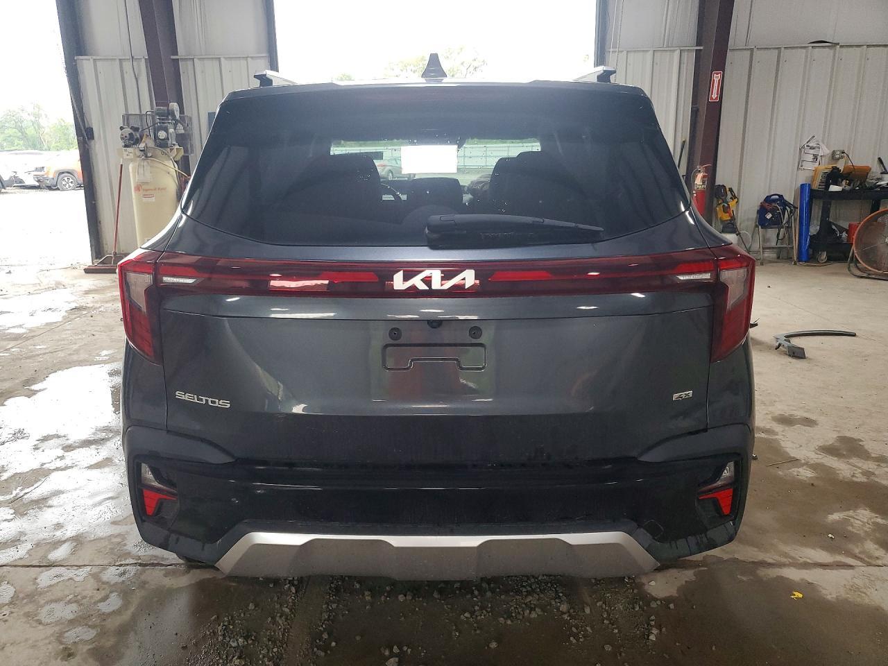 2025 Kia Seltos S - Image 6