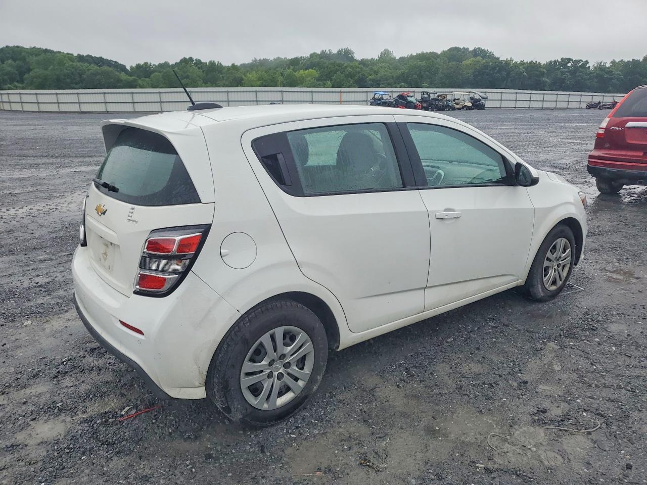 2020 Chevrolet Sonic - Фото 3