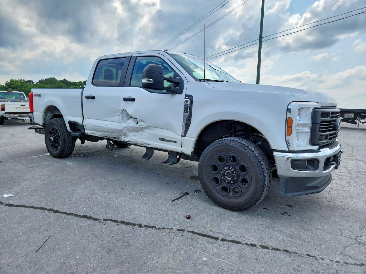2024 Ford F250 Super Duty - Фото 4