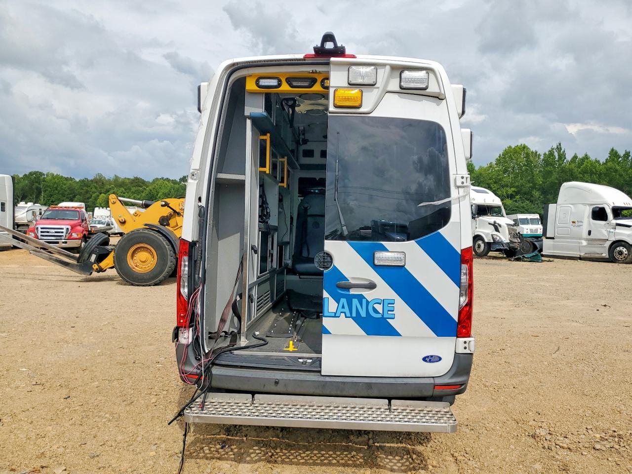 2019 Mercedes-Benz Sprinter - Image 6