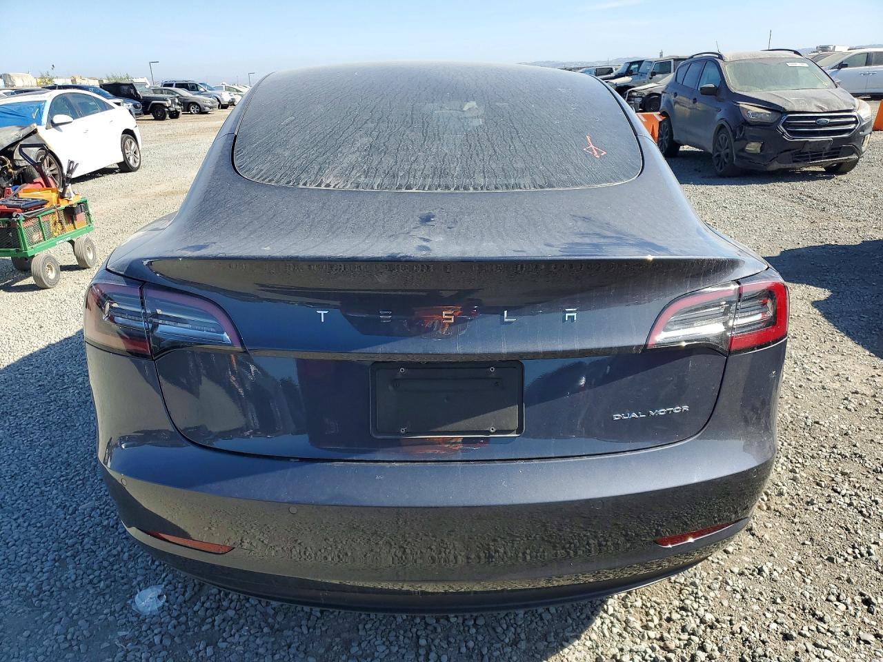 2022 Tesla Model 3 - Фото 6