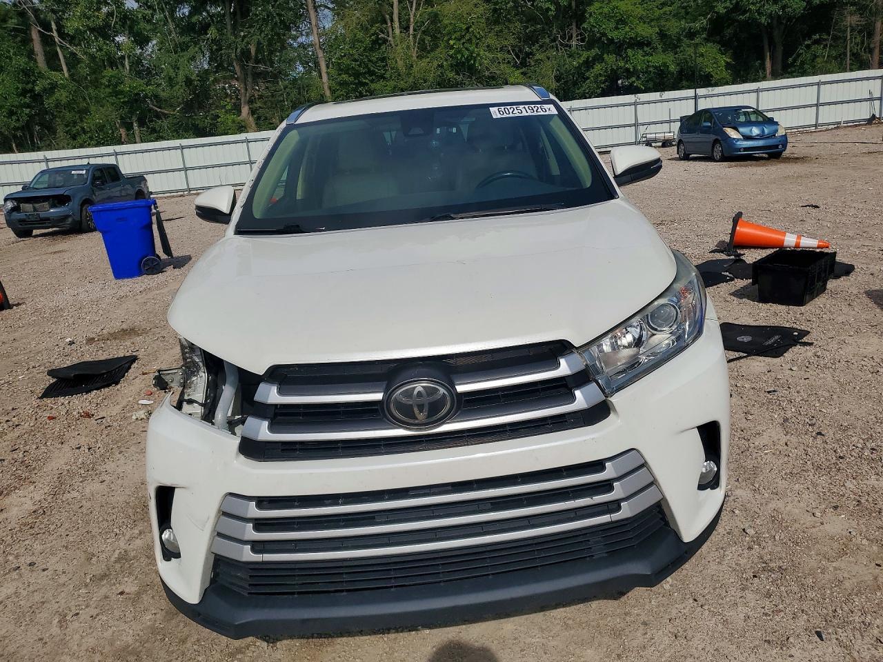 2017 Toyota Highlander Xle - Image 5