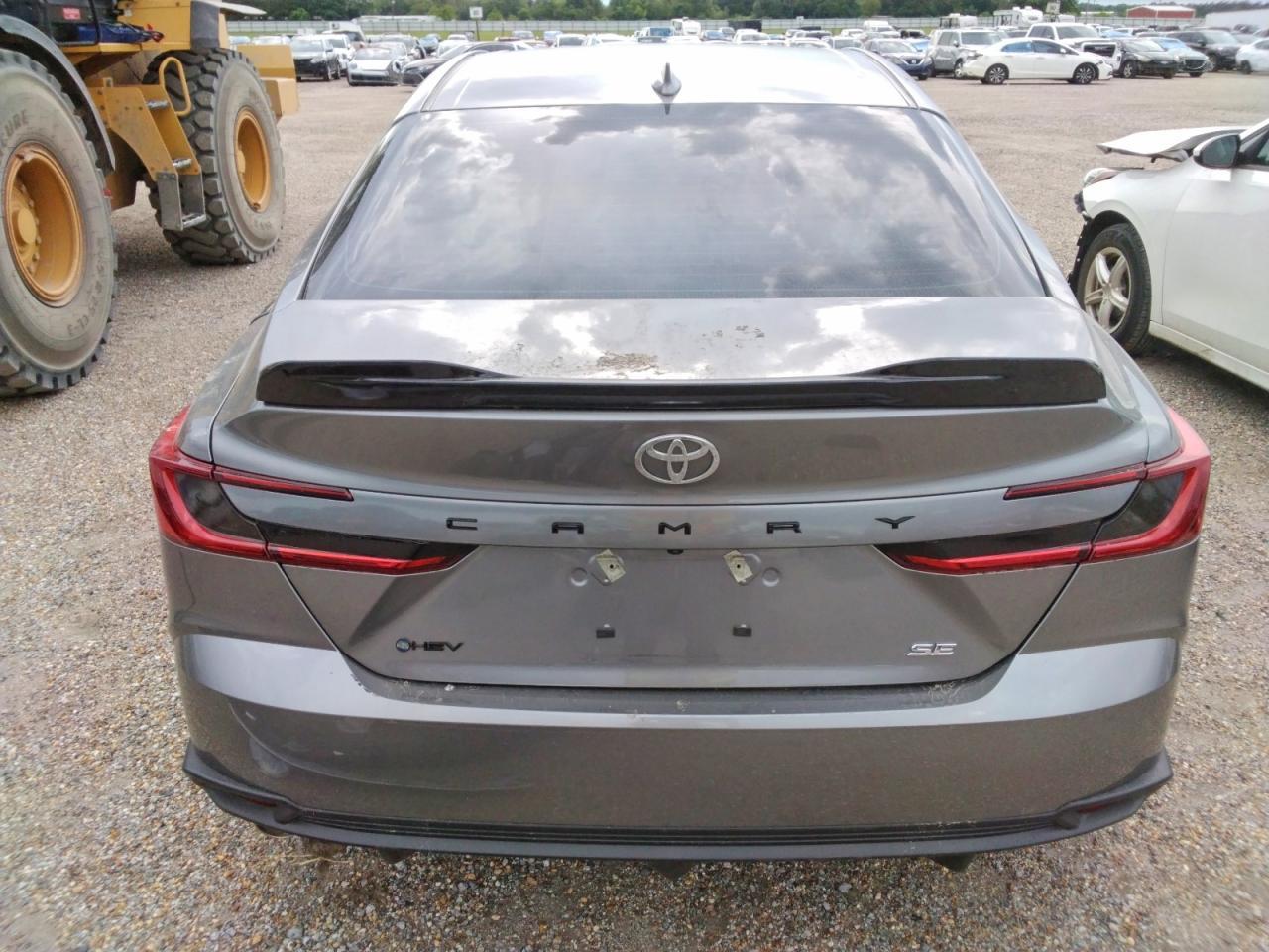 2025 Toyota Camry Se - Image 6