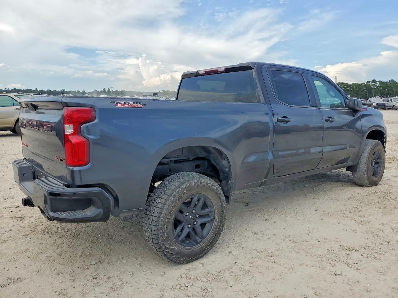 2021 Chevrolet Silverado K1500 Lt Trail Boss - Фото 3