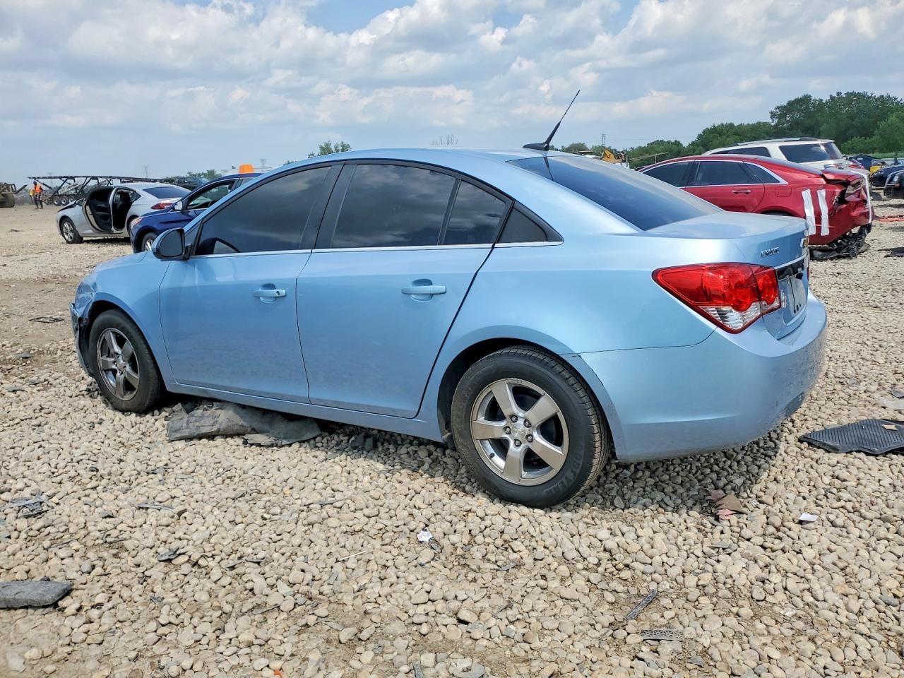 2012 Chevrolet Cruze Lt - Image 2