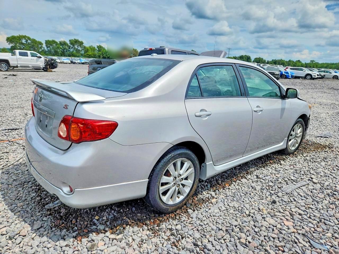 2010 Toyota Corolla S - Фото 3