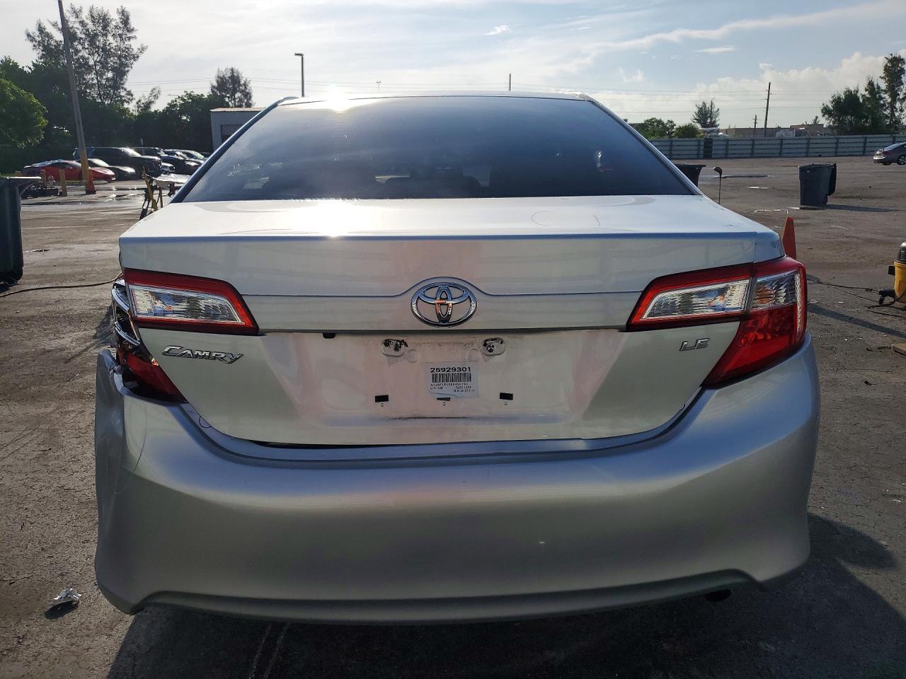 2014 Toyota Camry Le - Image 6