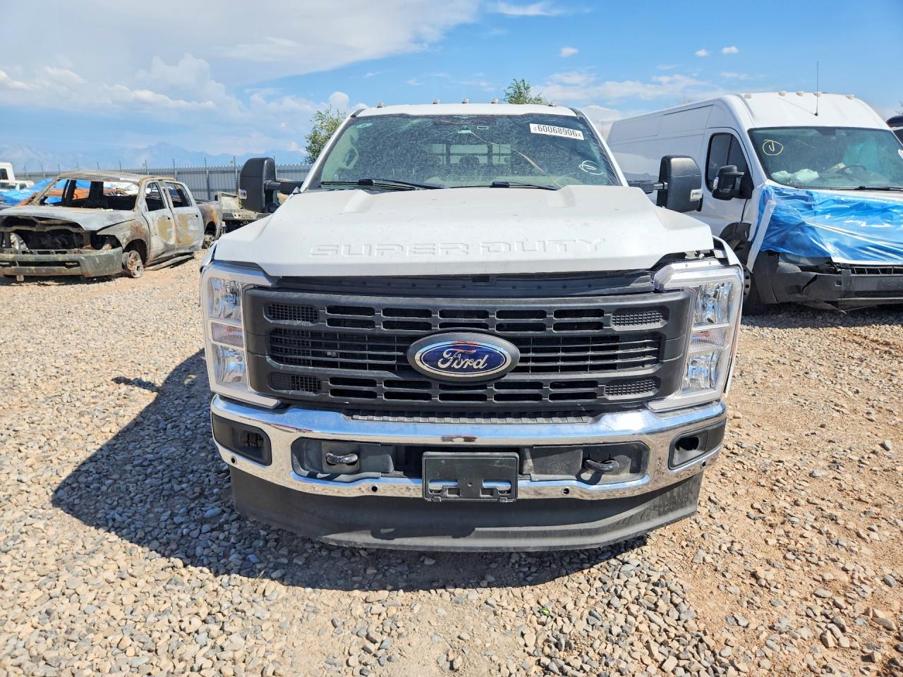 2023 Ford F350 Super Duty - Фото 5