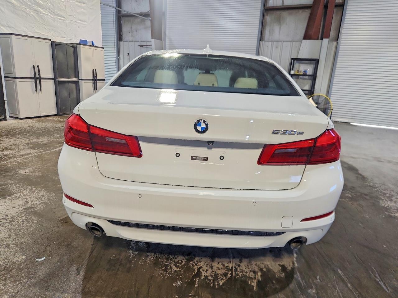 2018 BMW 530Xe - Фото 6