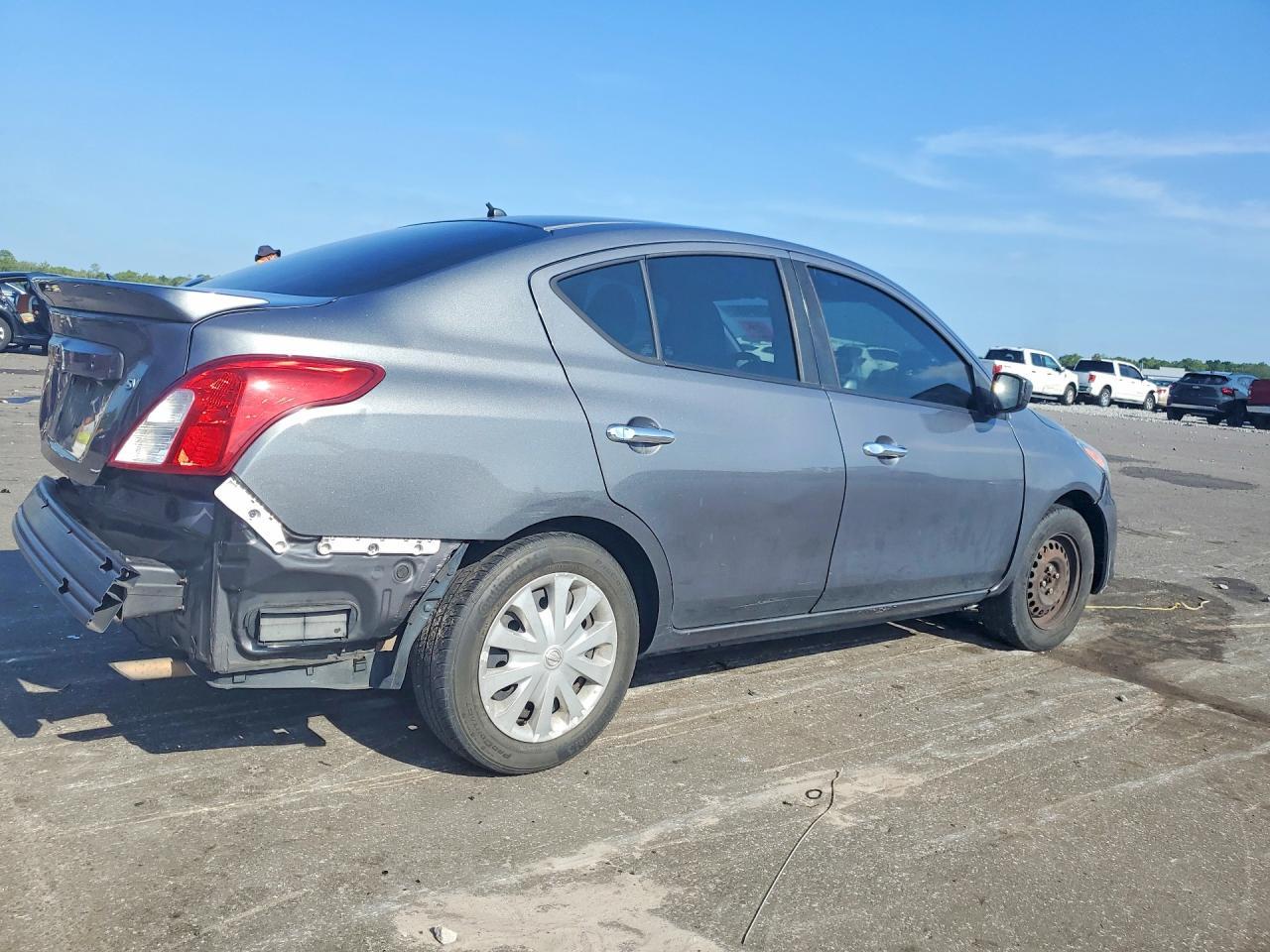 2017 Nissan Versa 1.6 Sv - Фото 3