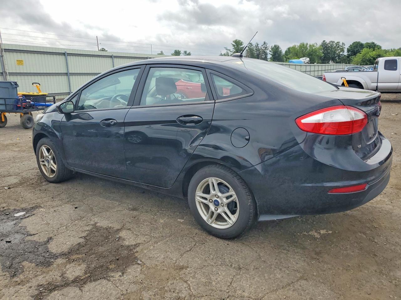 2019 Ford Fiesta Se - Фото 2