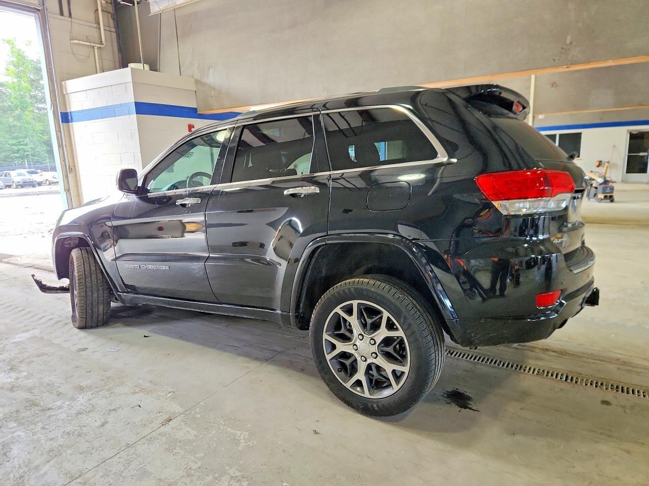 2019 Jeep Grand Cherokee Overland - Фото 2
