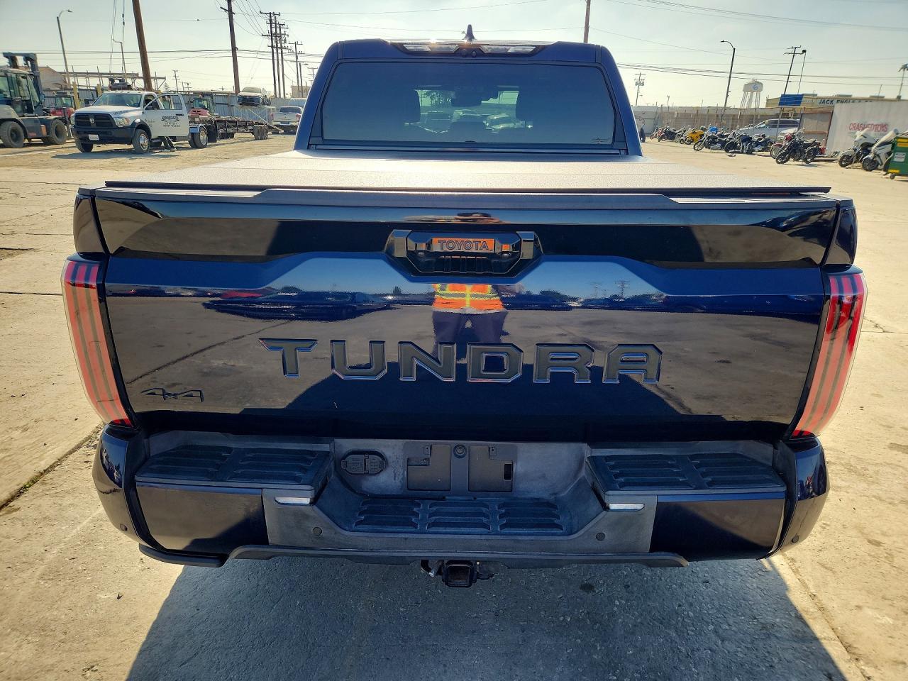 2023 Toyota Tundra Platinum - Image 6