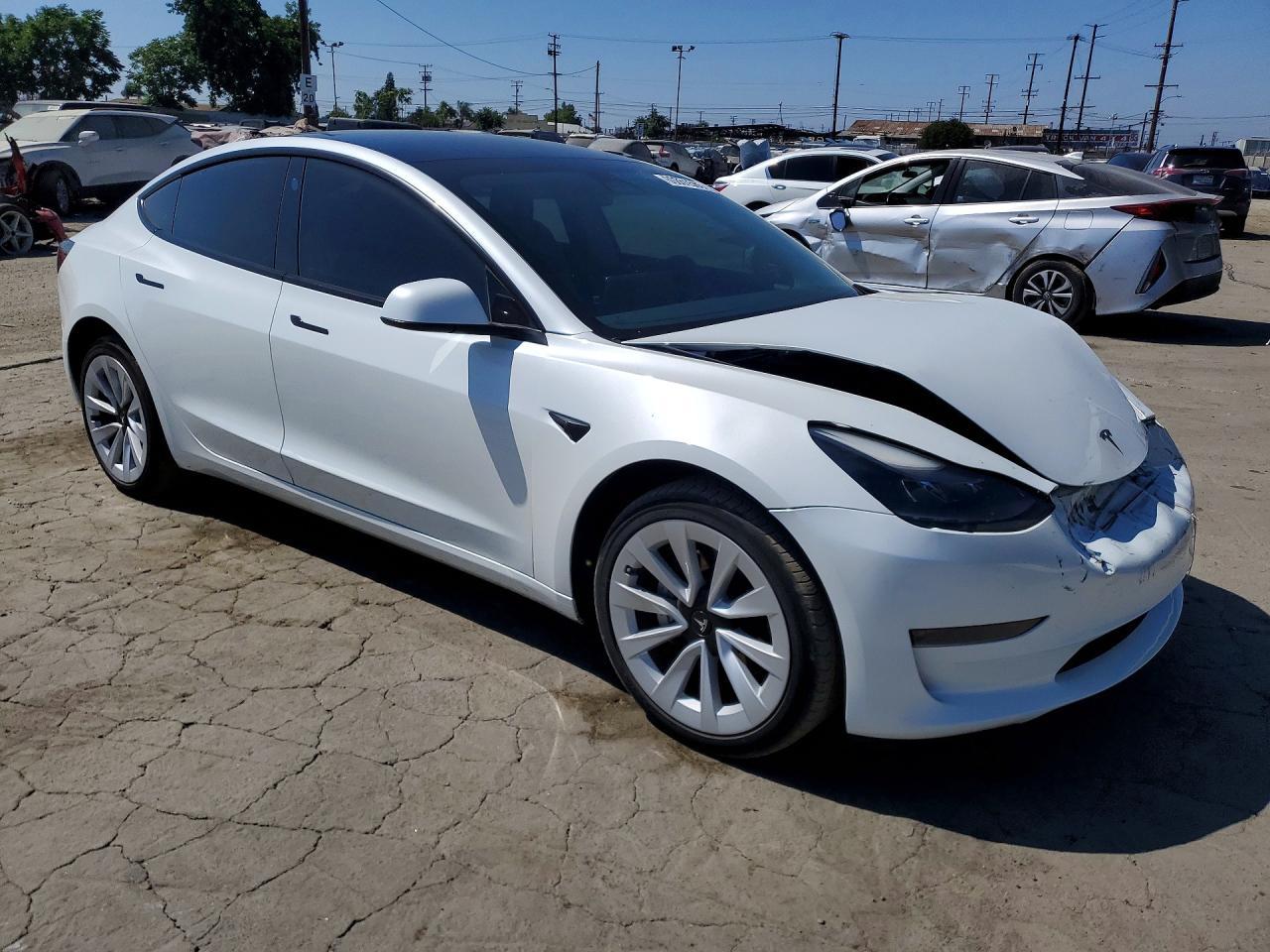 2023 Tesla Model 3 - Фото 4
