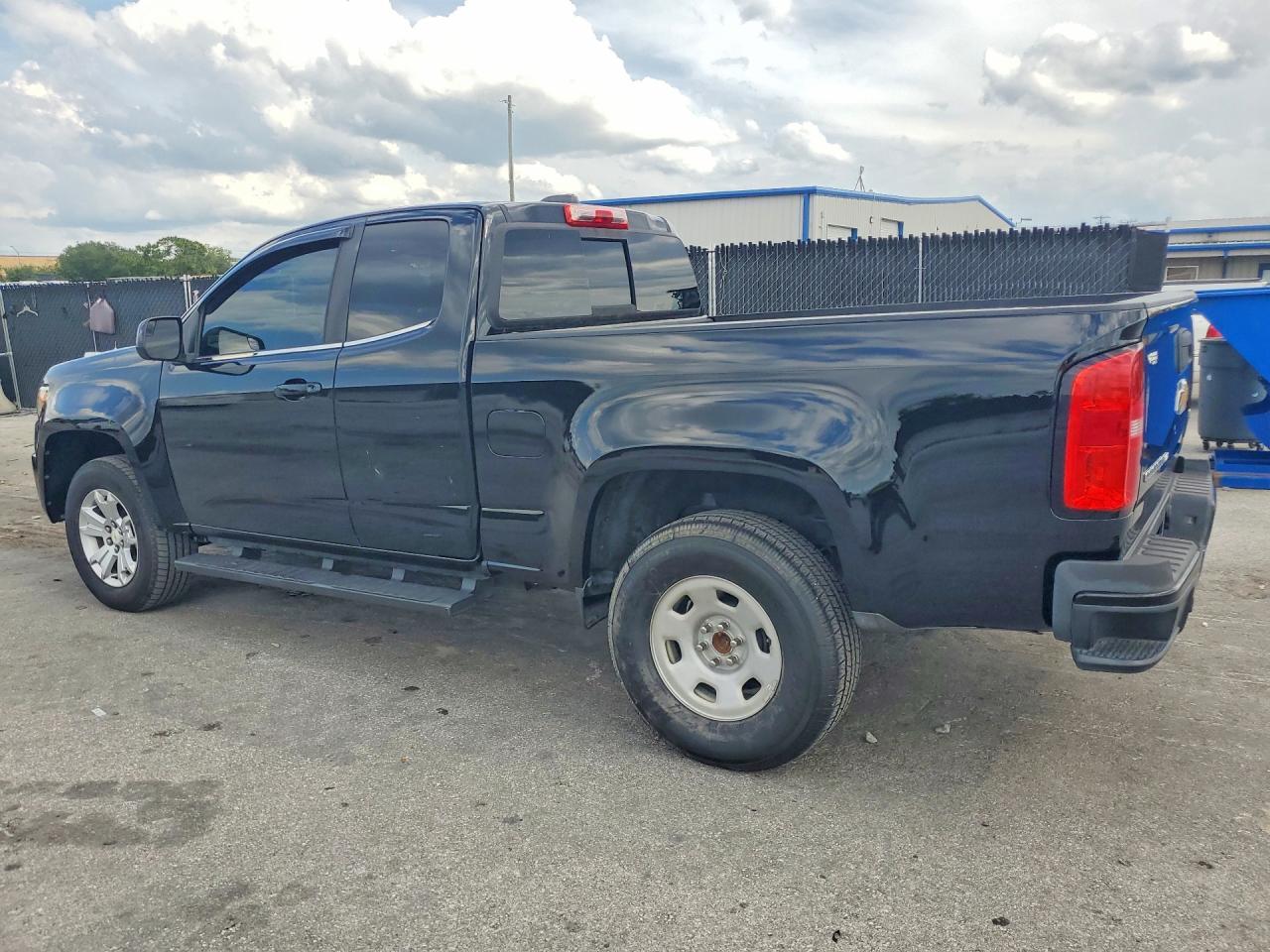 2018 Chevrolet Colorado Lt - Image 2