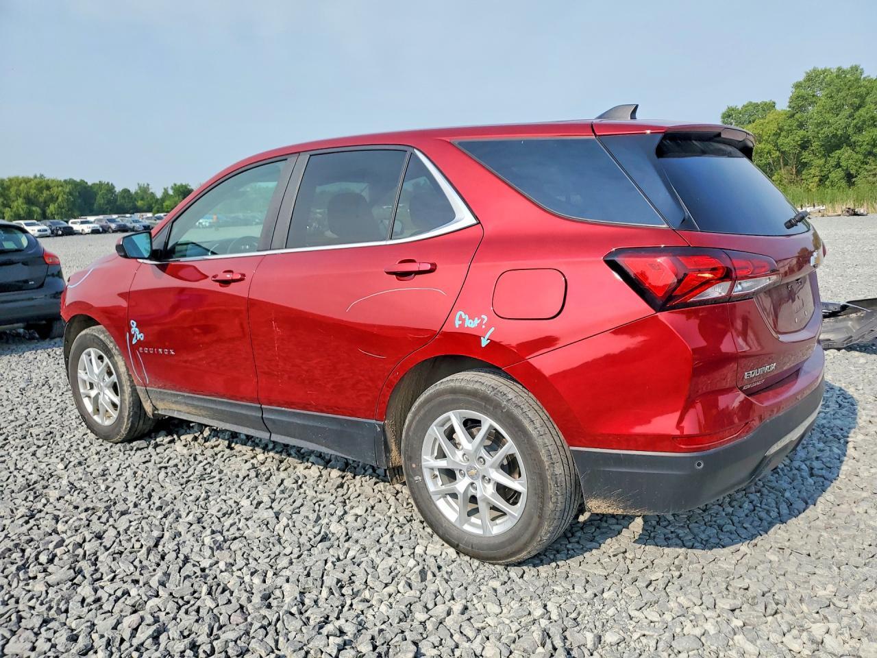 2023 Chevrolet Equinox Lt - Image 2