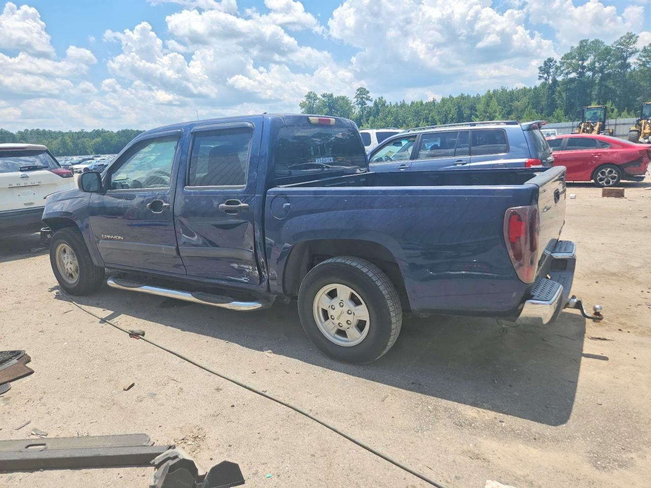 2004 GMC Canyon - Image 2