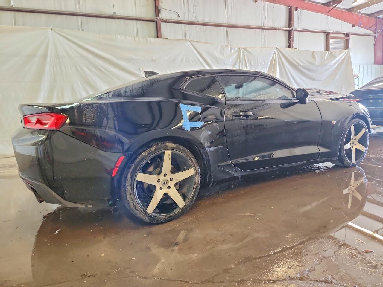 2018 Chevrolet Camaro Lt - Image 3
