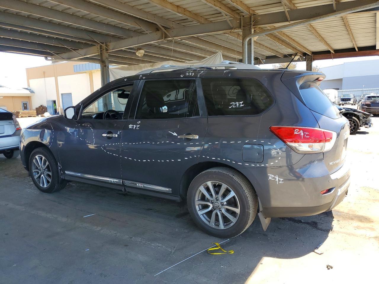 2014 Nissan Pathfinder Sl - Фото 2