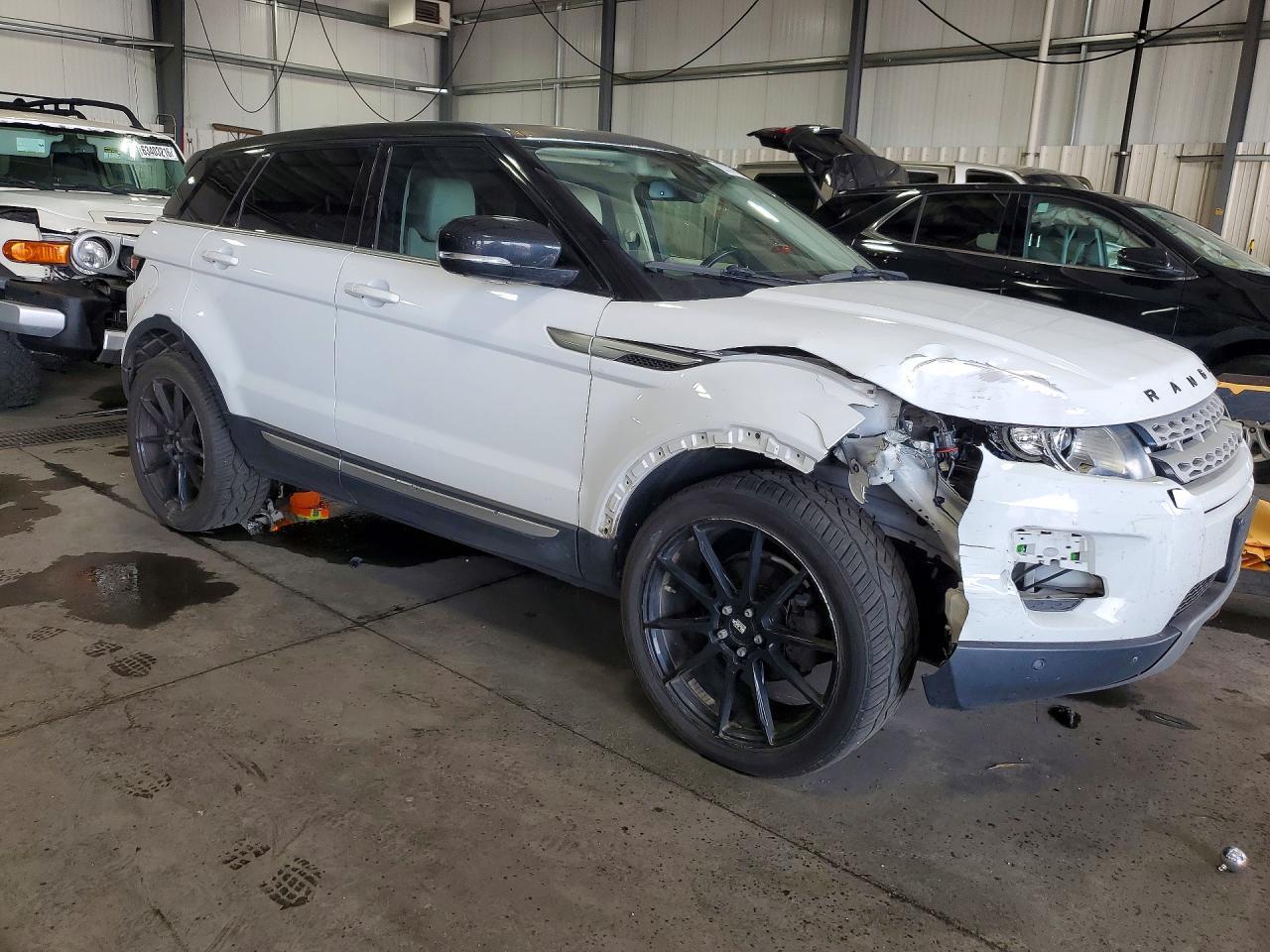 2013 Land Rover Range Rover Evoque Prestige Premium - Image 4