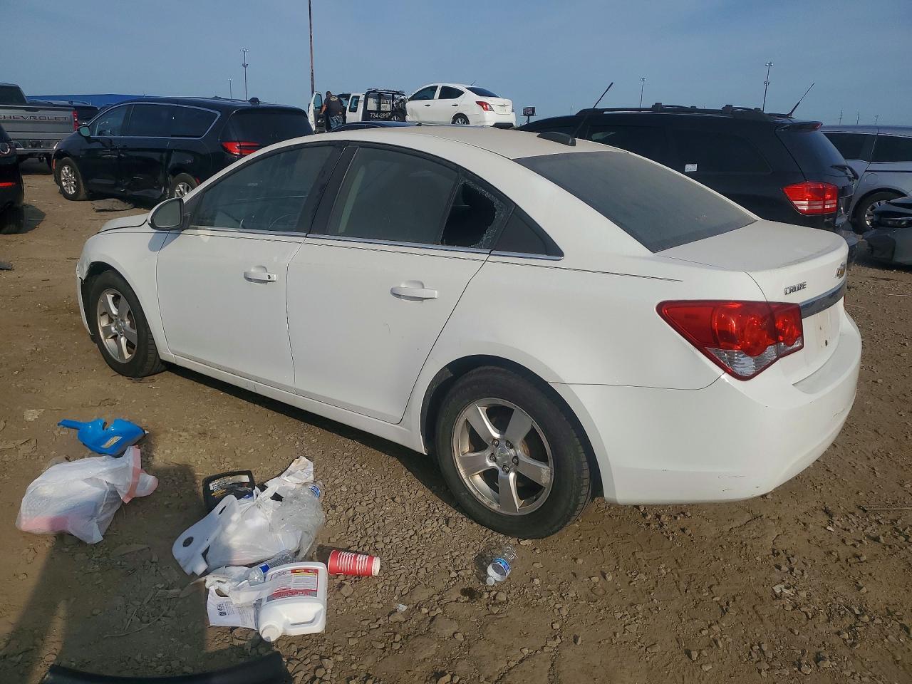 2016 Chevrolet Cruze Limited Lt - Image 2