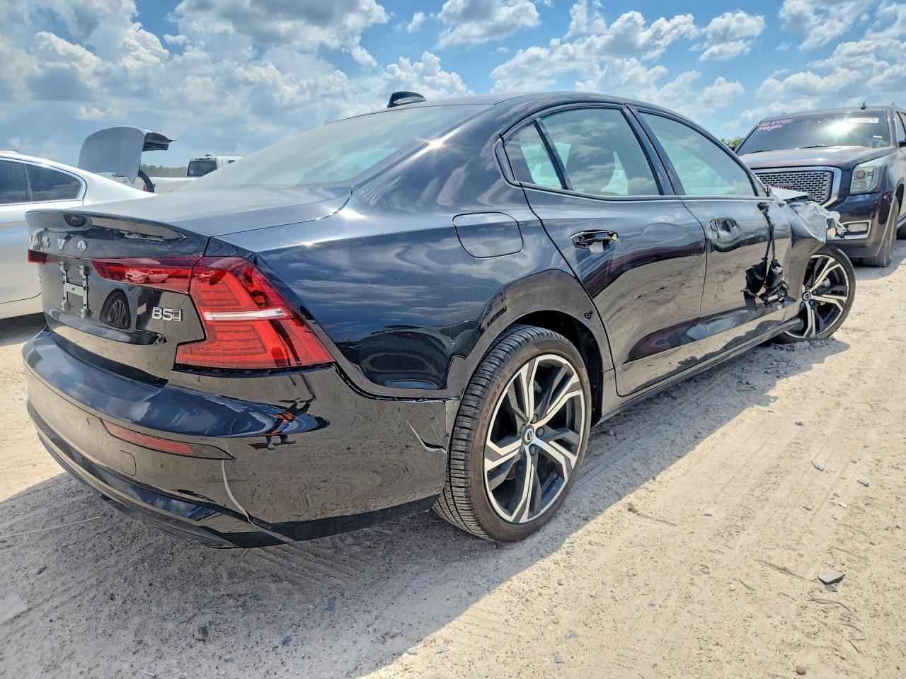 2024 Volvo S60 Core - Фото 3