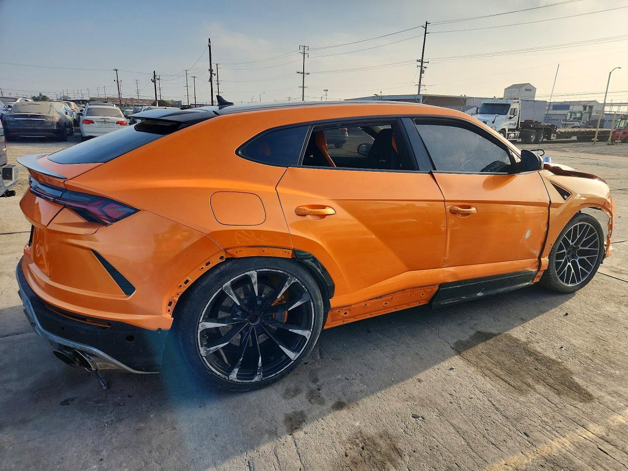 2022 Lamborghini Urus - Фото 3