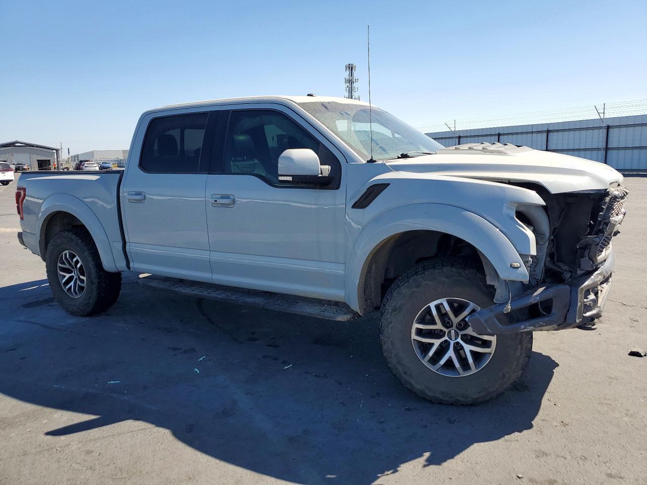 2017 Ford F150 Raptor - Фото 4