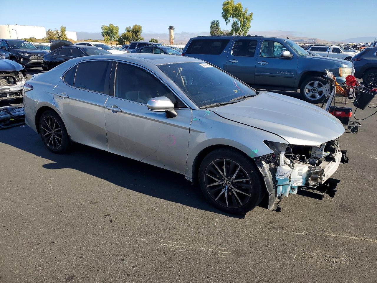 2022 Toyota Camry Se - Фото 4