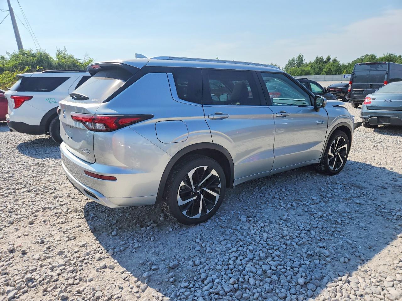2025 Mitsubishi Outlander Sel - Фото 3