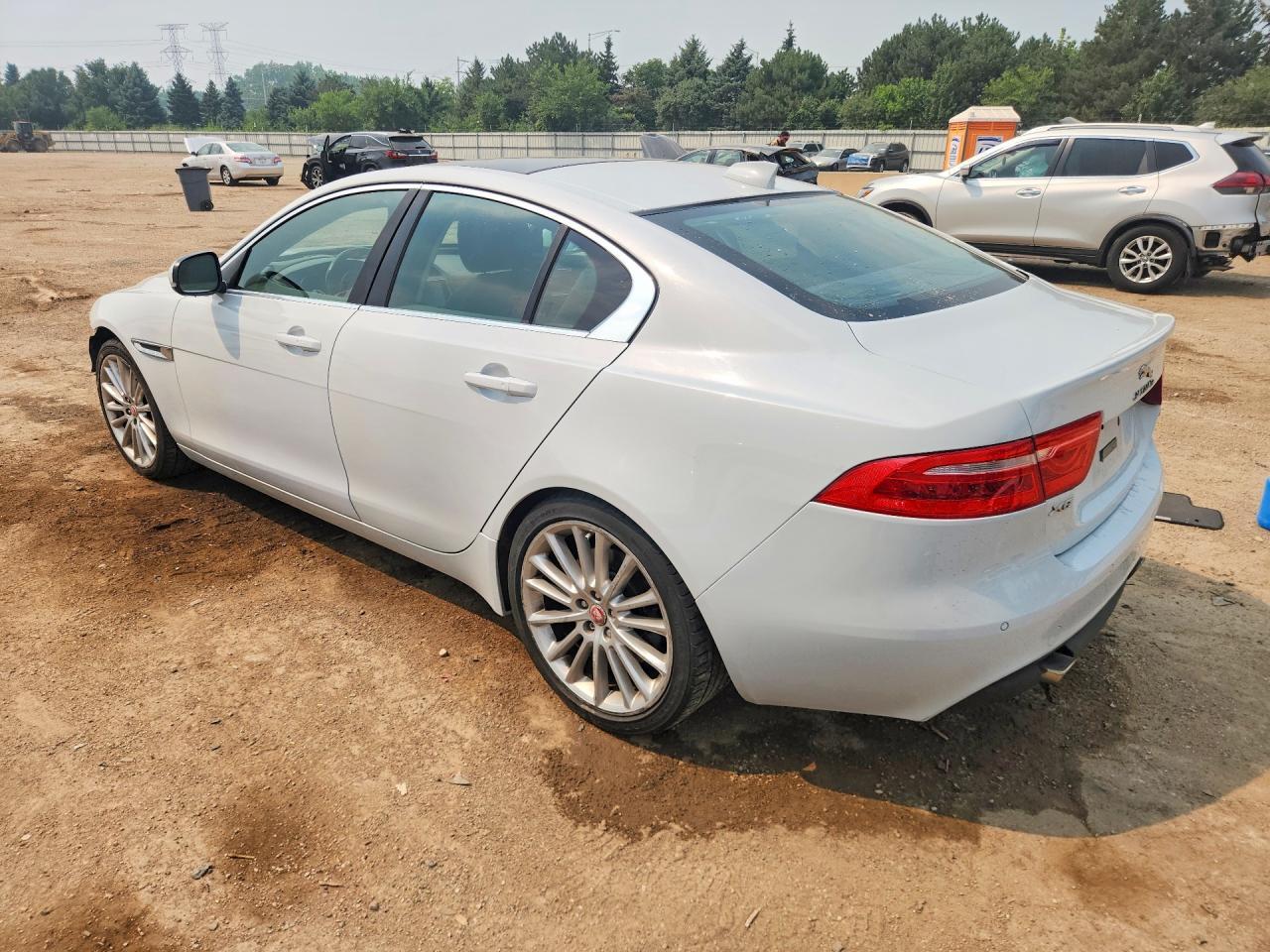 2017 Jaguar Xe First Edition - Фото 2