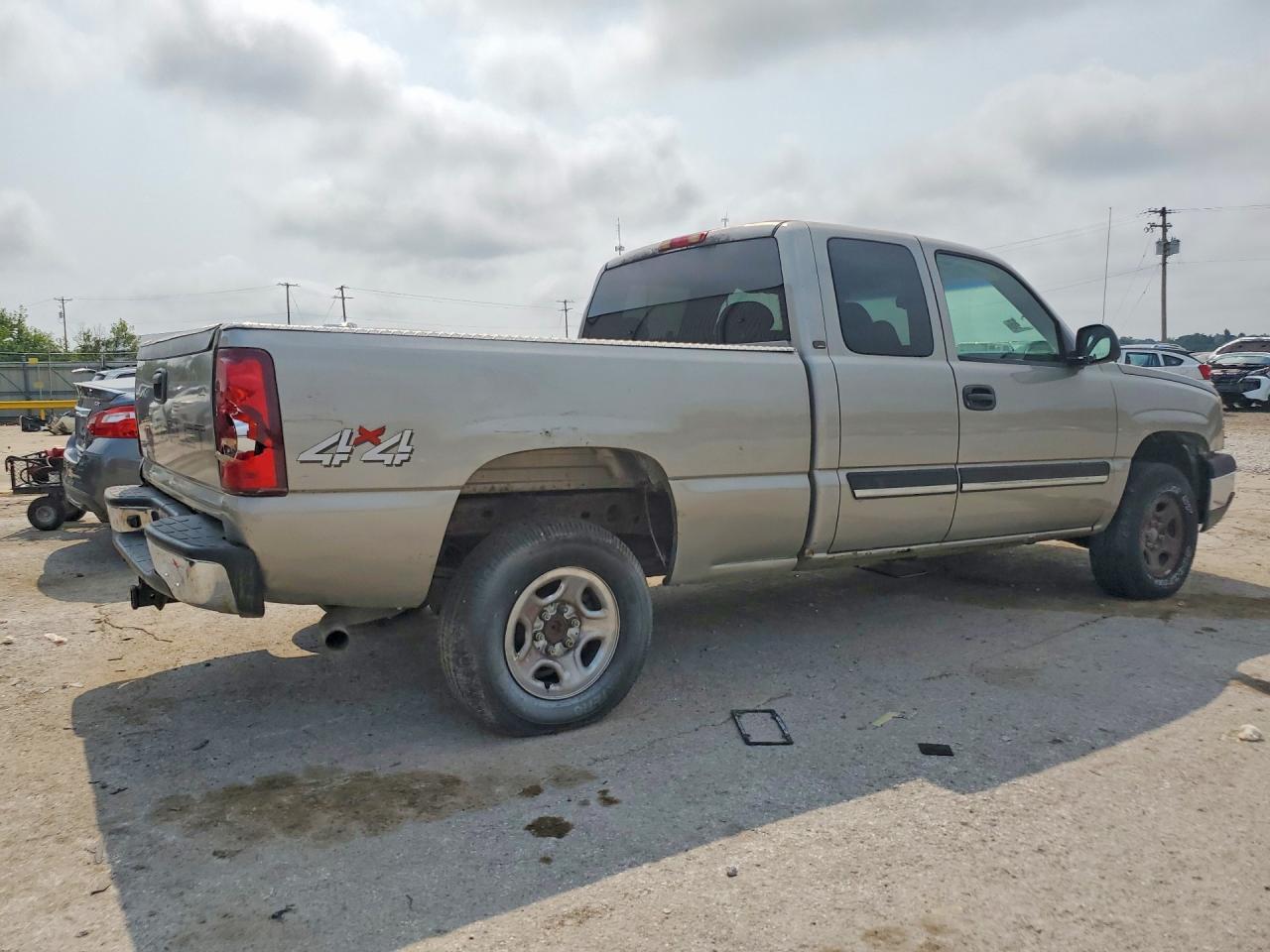 2003 Chevrolet Silverado K1500 - Image 3