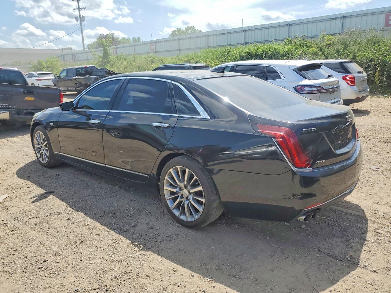 2017 Cadillac Ct6 Luxury - Image 2