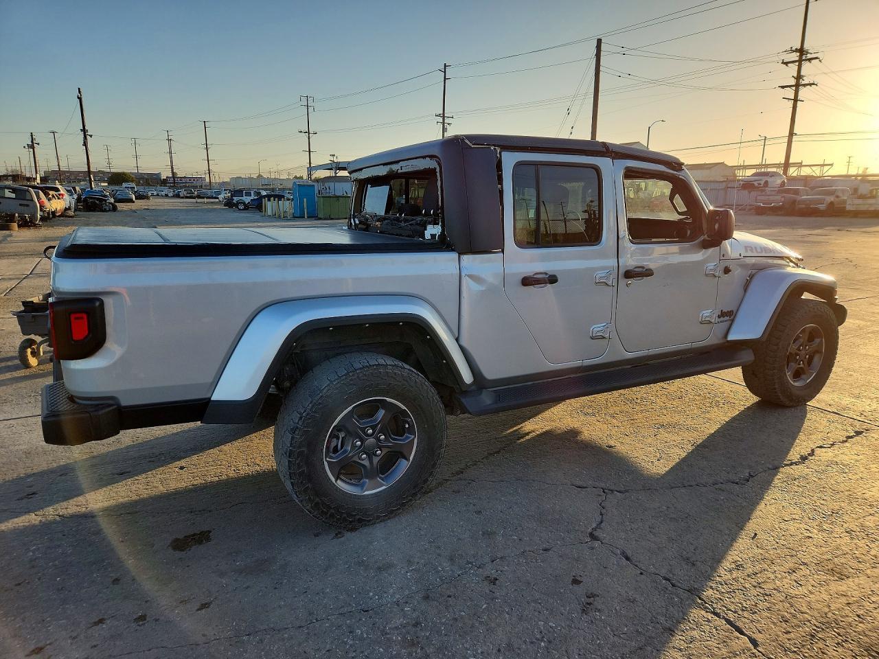 2022 Jeep Gladiator Sport - Image 3