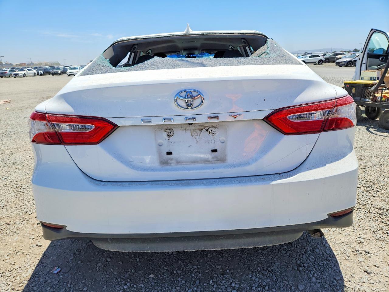 2019 Toyota Camry Le - Фото 6