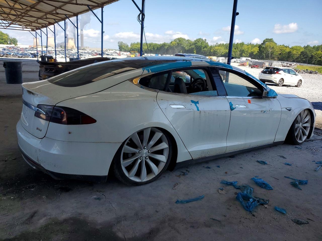 2014 Tesla Model S - Image 3